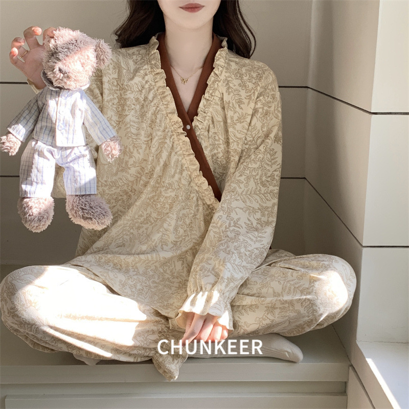 Long-Sleeved Cardigan Can Be Worn Outside Pajamas, Women's Floral Straps, Sweet Lace Autumn and Winter Suits, High-Looking Home Clothes