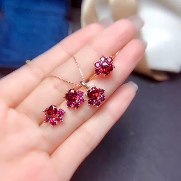 Internet Celebrity Live Selling Natural Magnesium Aluminum Garnet Ring Pendant Earrings Set Seiko Inlay Light Luxury Elegant Women