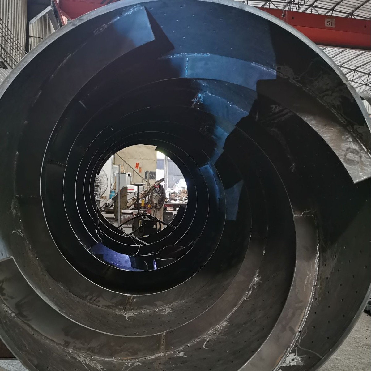 不锈钢螺旋片筛网桶体 天方地圆大小锥滚圆 非标异形圆桶加工