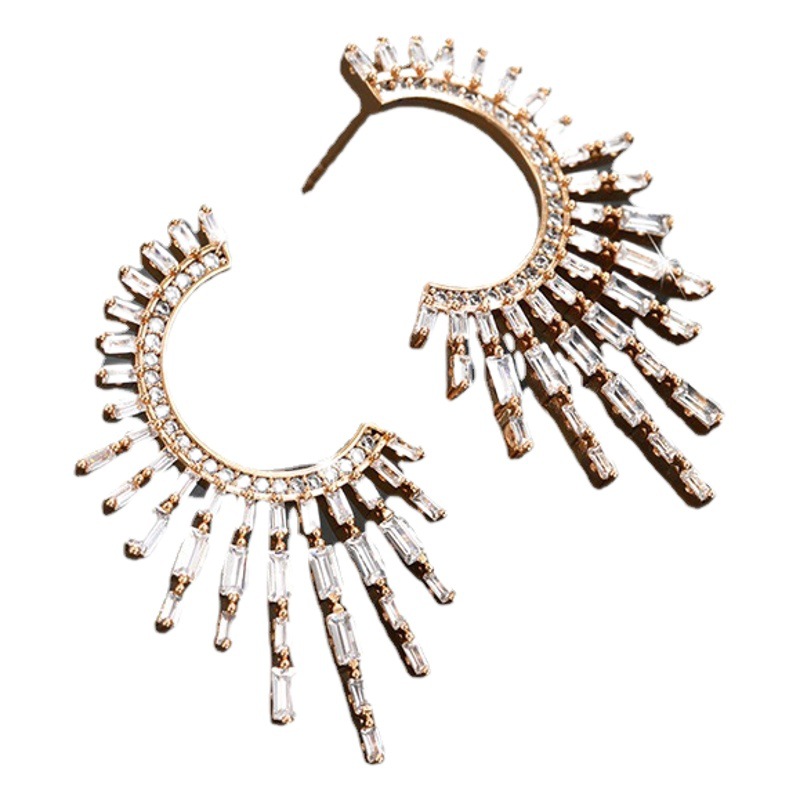 Joyería de Xuping personalizada nicho Luz de lujo con incrustaciones de circonio pendientes vintage pendientes elegantes europeos y americanos al por mayor pendientes de alto grado para las mujeres