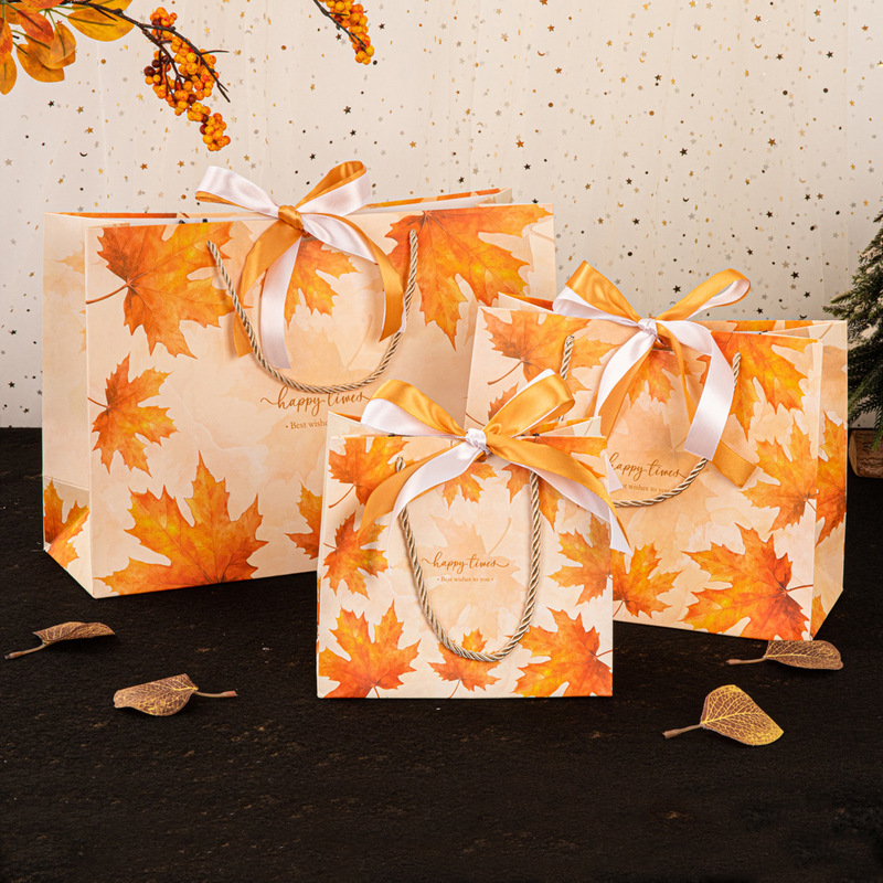 New maple leaf print gift bag, cross-border paper bag, high-end souvenir tote bag, birthday gift packaging bag New maple leaf print gift bag, cross-border paper bag, high-end souvenir tote bag, birthday gift packaging bag