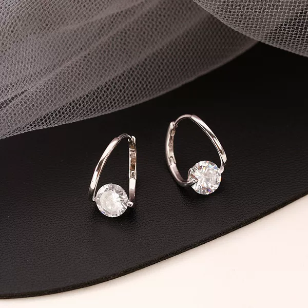 Korean Style New Geometric Micro-Inlaid Zircon Earrings with Niche Design, Fashionable, Exquisite, Simple and Versatile Women's Earrings