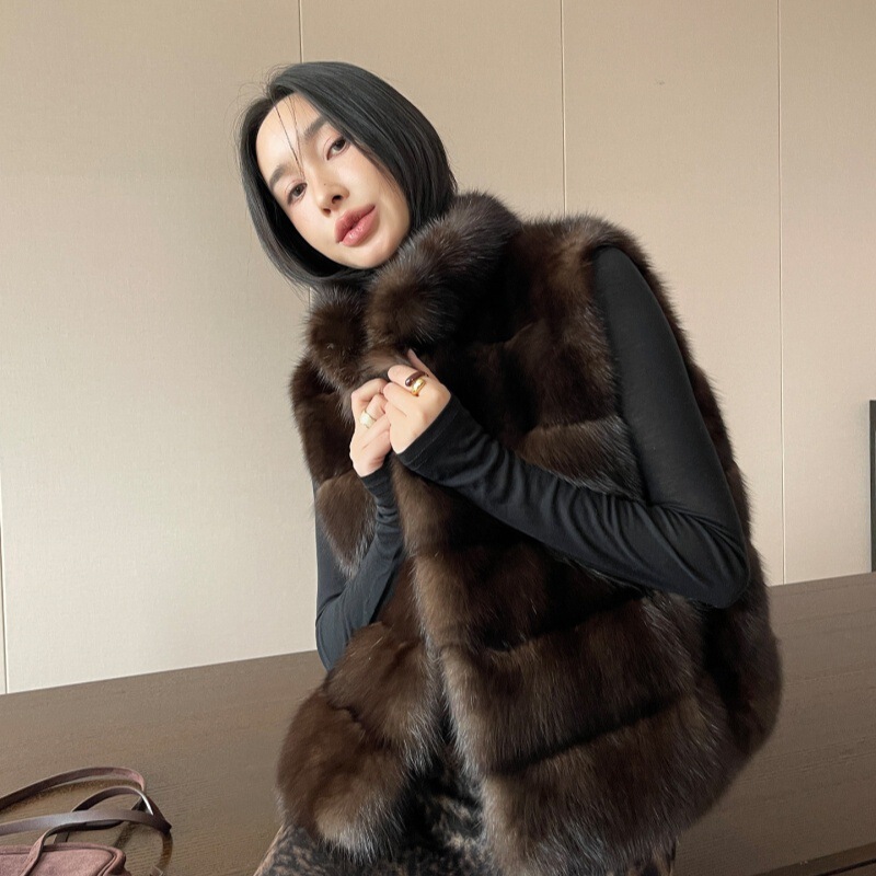 Haining Eco-Friendly Sable Farmer Style Vest 2025 Autumn/Winter New Fur Short Fashion Coat