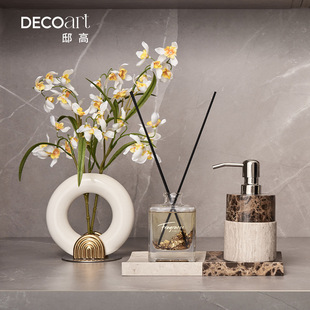 ۡ�߼ҾӾƵ����޿ͷ�ԡ��ϴ��̨����ʯ��Һƿ�бP��޹�M�����b�