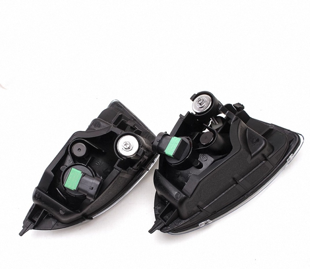 Car Front Bumper Lights Suitable for Toyota Civic Honda Civic 2/4Dr 04 05 Fog Lights Driving Lights