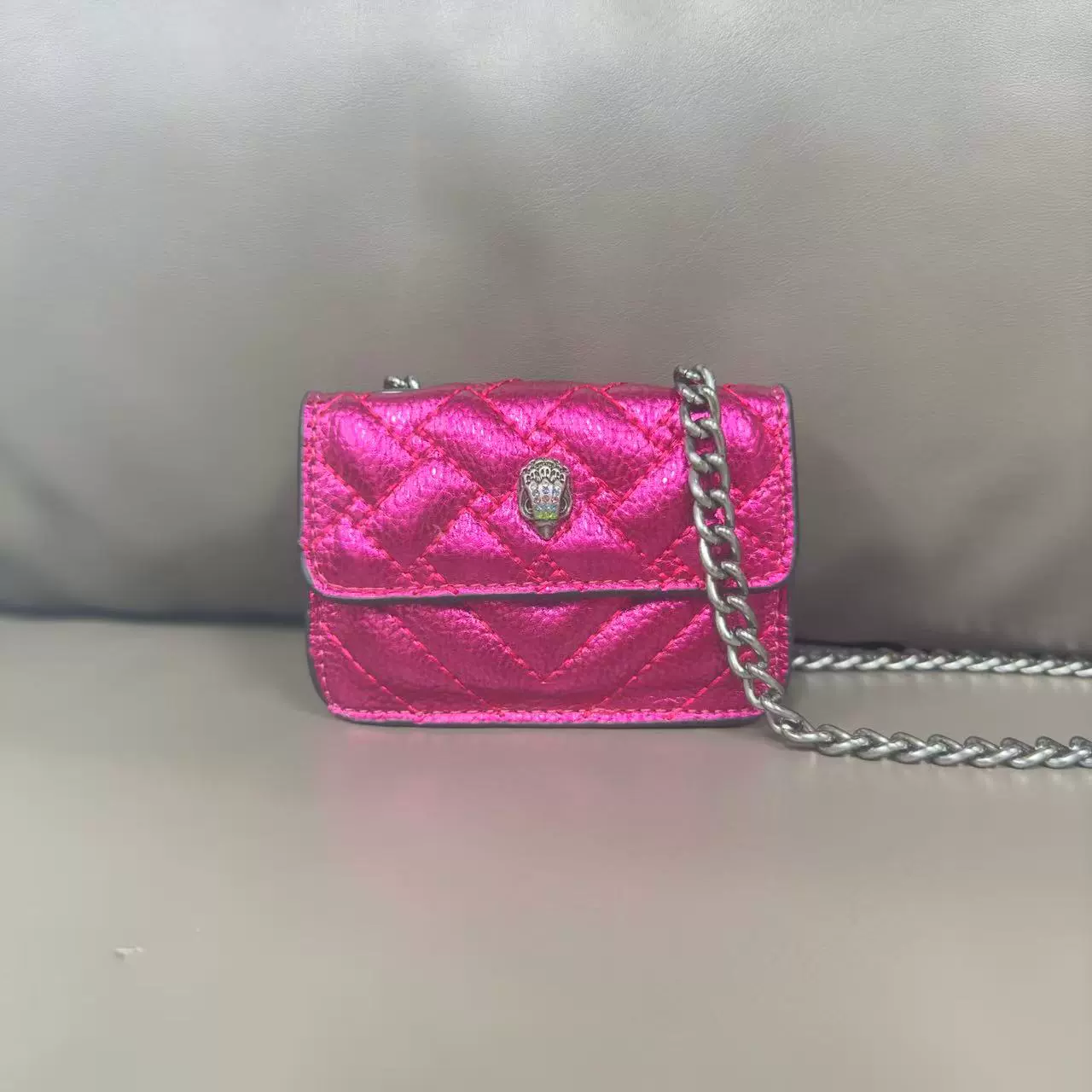 Мини-сумка Kurt Geiger с вышитой головой орла, контрастная цветная глянцевая картонная сумка с цепочкой на одно плечо