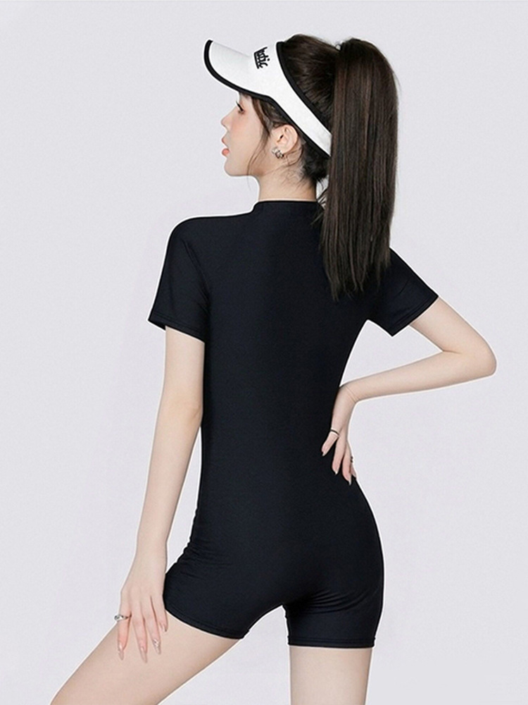Traje de baño para mujer de aguas termales conservador 2025 nuevo traje de baño deportivo de protección solar de secado rápido a juego de color ajustado de una pieza que cubre la carne y se ve delgada