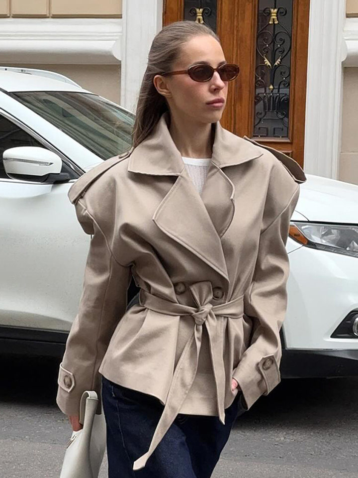Áo khoác trench coat nữ dáng dài cổ ve, thắt eo phối đai, tay dài — Kaki chi tiết 19