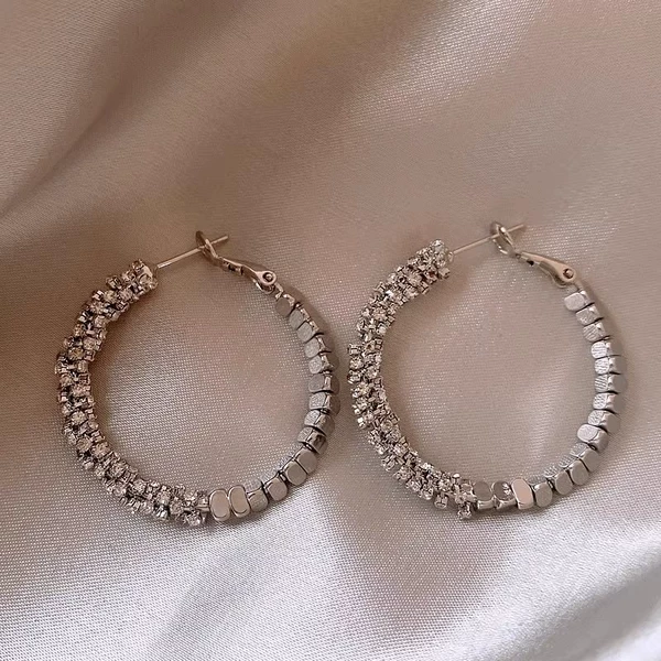 Silver earrings, 3.8cm