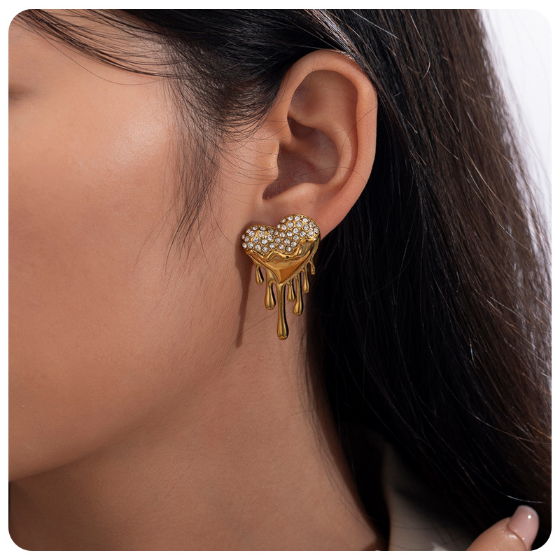 TENA Europa y los Estados Unidos nicho amor ins viento pendientes de acero inoxidable mujeres 18k oro zircón titanio pendientes de acero exagerado sensación de alta calidad