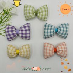 布芸の格子の蝶結びの子供の帽子の髪飾り