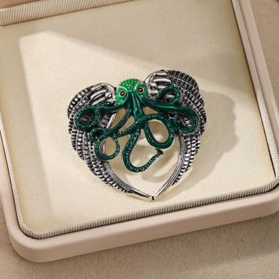 Vintage Distressed Octopus Wing Brooch Cthulhu Style Enamel Enamel Alloy Badge Personalized Punk Accessory Pin