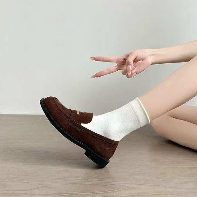 갈색 플랫 2cm 소가죽 플립 슈즈