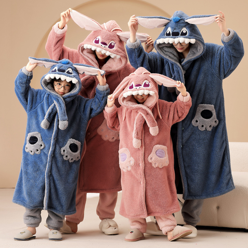 Padres e Hijos de Una pieza de la familia de tres bocas de cuatro boca pijamas de invierno cálido coral polar de dibujos animados Panda franela homewear