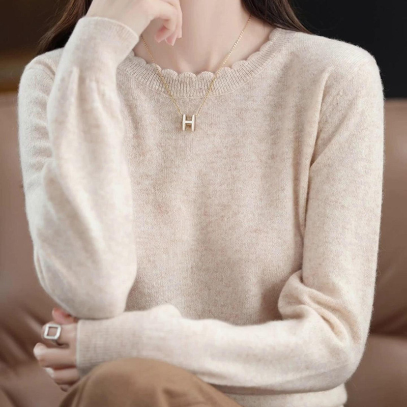 Soft and Casual Lace Round-Neck Base Shirt, Korean Autumn and Winter New Stylish Sweater, Long-Sleeve Knit Top, Loose Fit Soft and Casual Lace Round-Neck Base Shirt, Korean Autumn and Winter New Stylish Sweater, Long-Sleeve Knit Top, Loose Fit