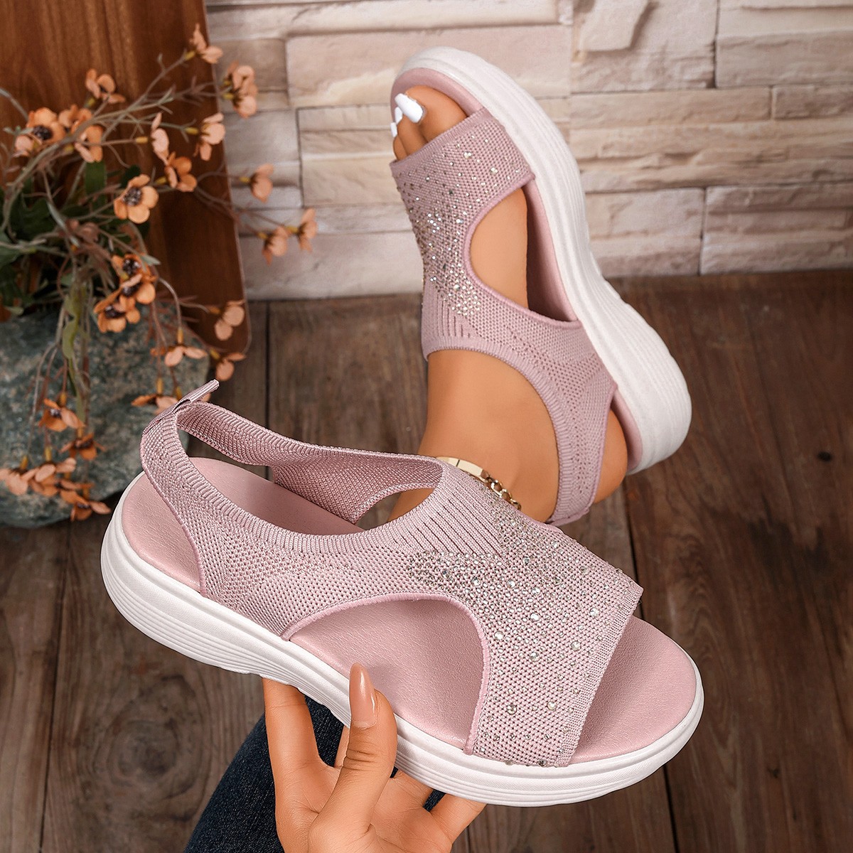 Nuevas sandalias ligeras deportivas casuales cómodas con costura de diamante de fondo grueso zapatos de mujer parche de sandalias para mujeres image 1
