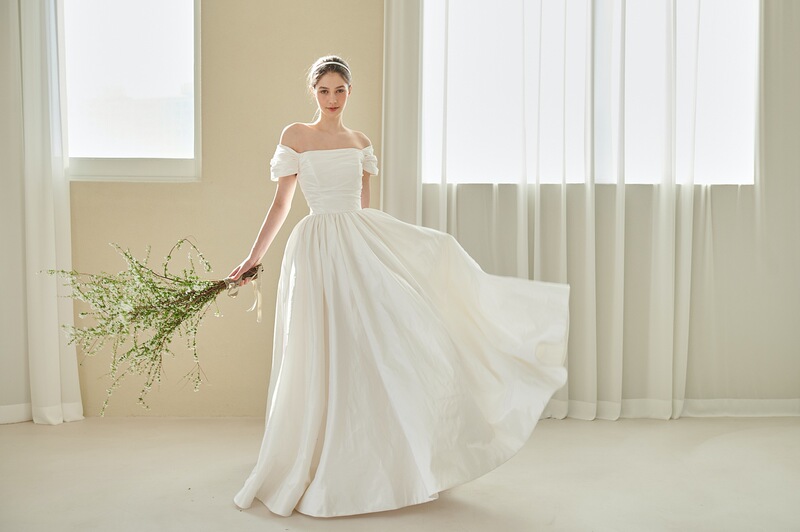 French Satin Wedding Dress 2022 New Slim-fit Shoulder-wrap Princess Tutu Dress Mori Bride Wedding Main Yarn Dress Group