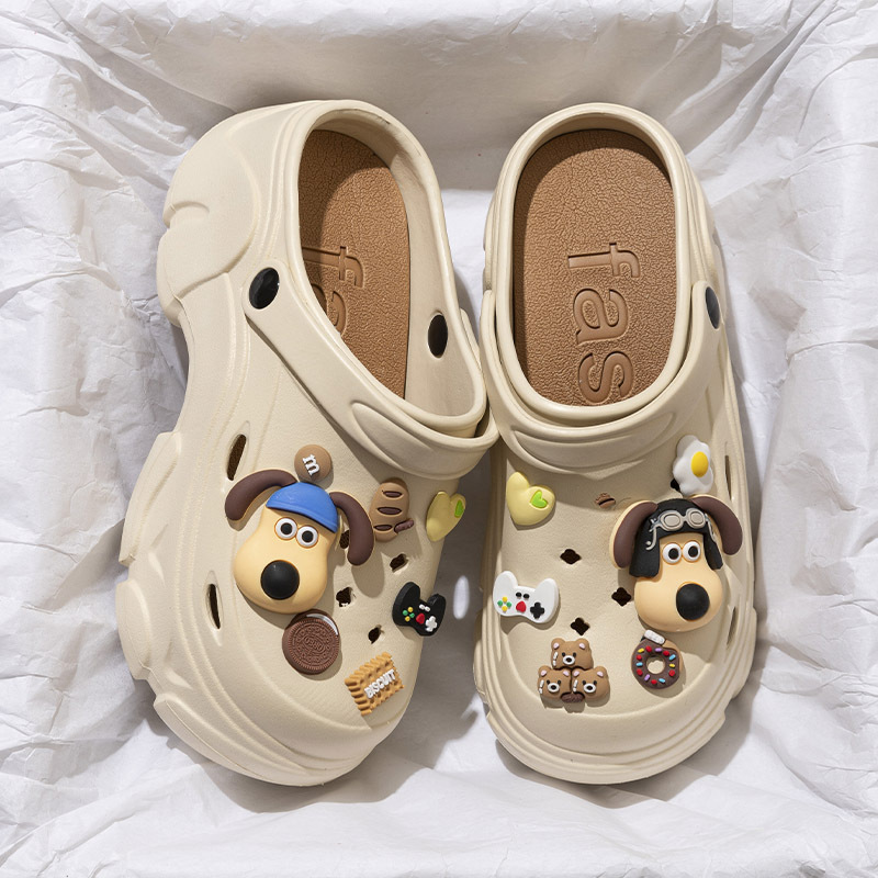 Women's Clogs for Summer 2026, New Thick-Soled Height-Increasing Non-Slip Beach Sandals, Closed-Toe Slippers for Women