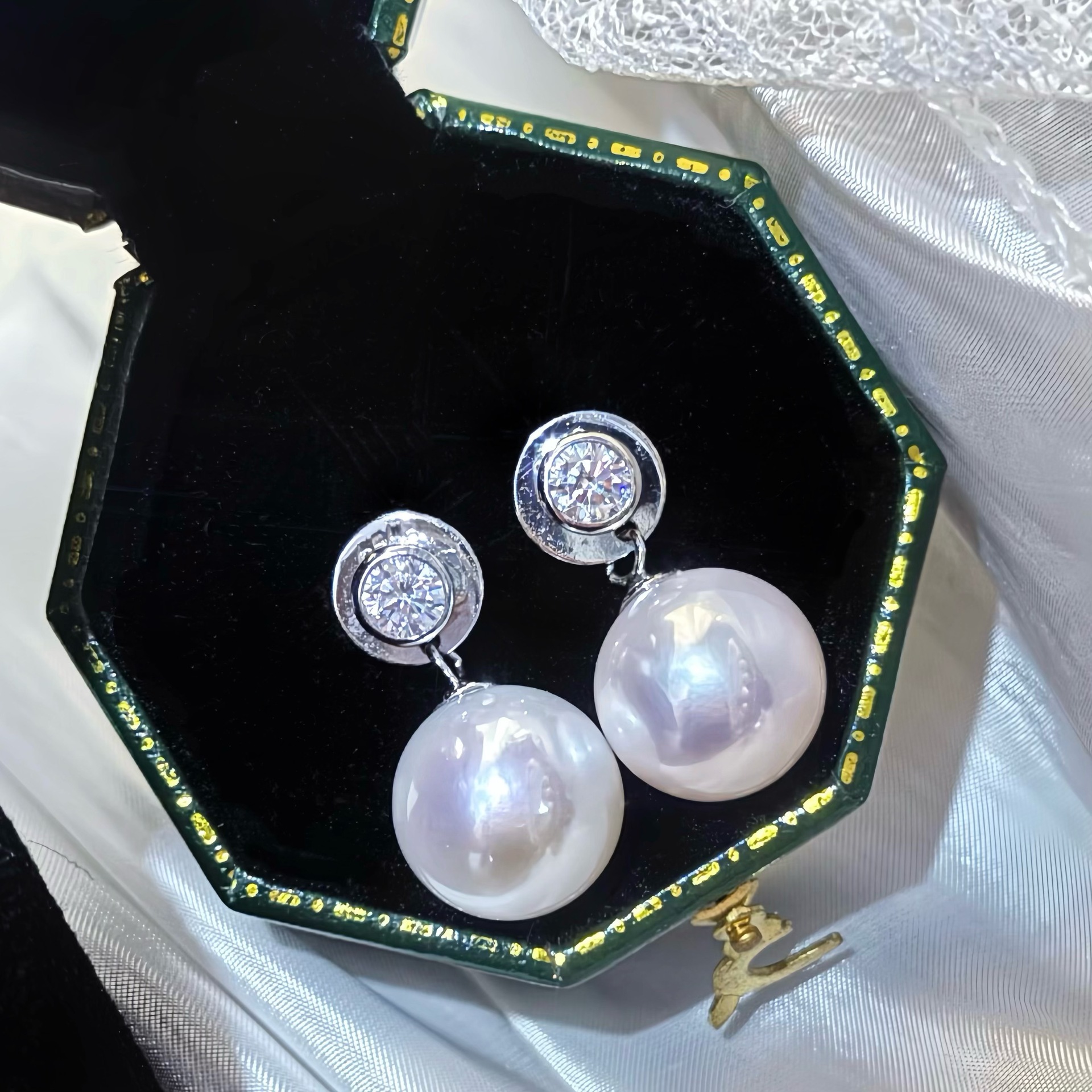 ����ͬ�����ݵ��S925������Ȼ��ˮԲ����һ������С�����鶯����