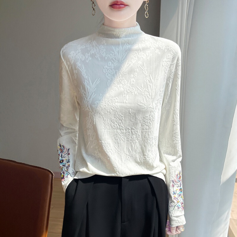 Fine Knit 2026 Spring Women's New Designer Style Chinese-Style Embroidered Small Stand Collar Loose-Fitting Base Knit Sweater Fine Knit 2026 Spring Women's New Designer Style Chinese-Style Embroidered Small Stand Collar Loose-Fitting Base Knit Sweater