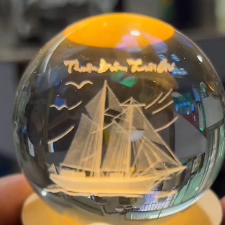 Luminoso ELK bola de cristal 3D tallada noche Luz de madera decoración de escritorio regalo para niñas regalo de cumpleaños al por mayor