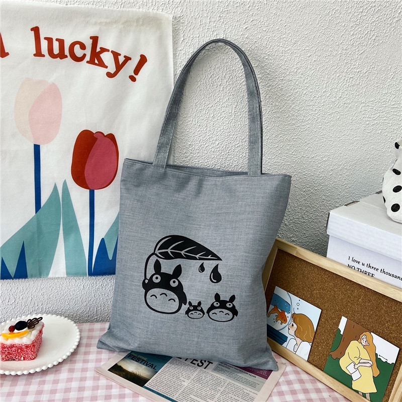 Fashionable capacious shopping bag