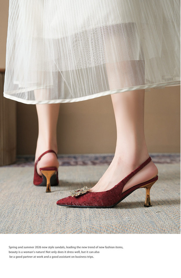 Sandal nữ bít mũi mũi nhọn gót cao 6–8 cm, thân vải lụa xếp ly phối khóa vuông — Màu be, Màu xanh dương, Vàng hồng, màu đen chi tiết 6