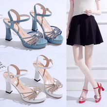 �߸���ЬŮ2022�ļ��¿�W��һ�ֿ�¶ֺŮЬ�r��ˮ荴ָ�Ů��Ь