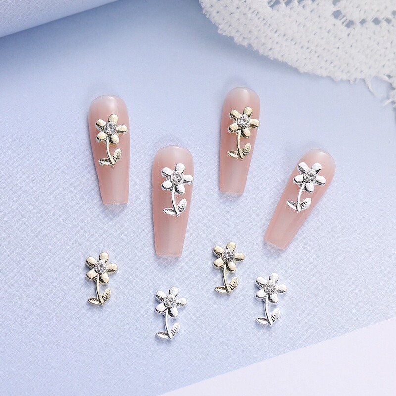 French Creative Diamond Heart Flower Alloy Small Daisy Sunflower Chain Accessories Nail Art Decorations Clothing Accessories Wholesale French Creative Diamond Heart Flower Alloy Small Daisy Sunflower Chain Accessories Nail Art Decorations Clothing Accessories Wholesale