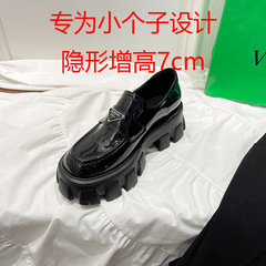 高バージョンの厚い底のビスケットの靴の三角の標識の楽福の靴のP家の百合の本革の靴の英倫風の小さい革靴の女性