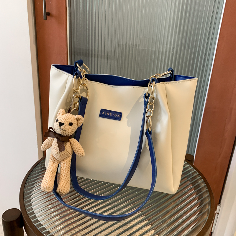 Bolsa de gran capacidad para mujeres 2025, nueva moda de otoño y invierno, bolso de hombro de mujer, sensación de alto nivel, bolso de viaje de clase para estudiantes image 8