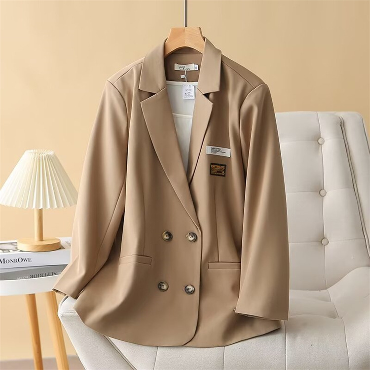 Giacca blazer donna elegante per ufficio taglio sartoriale moderno_voghion.com