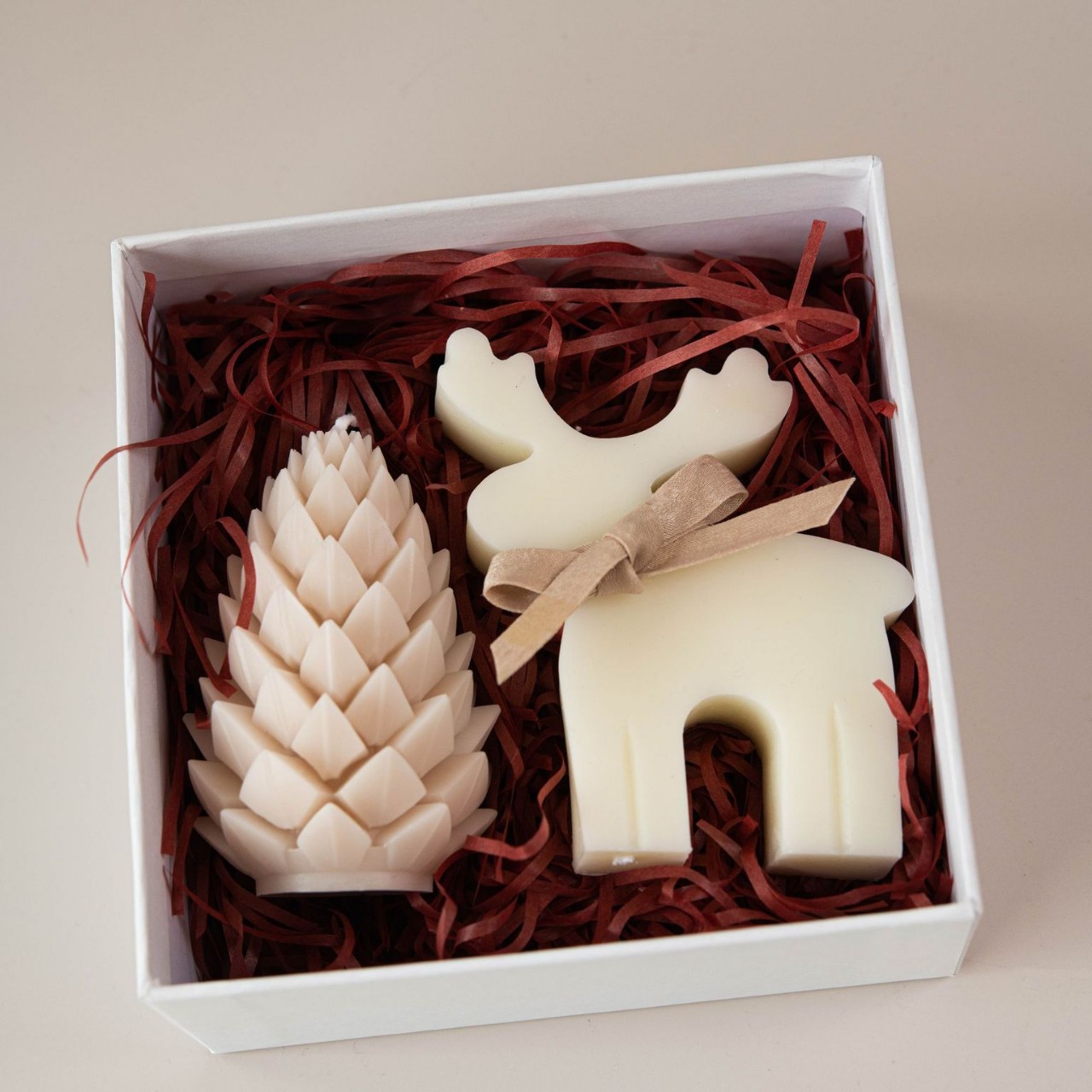 Venta al por mayor venta caliente reno vela de Navidad en forma de vela de aromaterapia decoración de Navidad decoración linda forma de regalo de mano