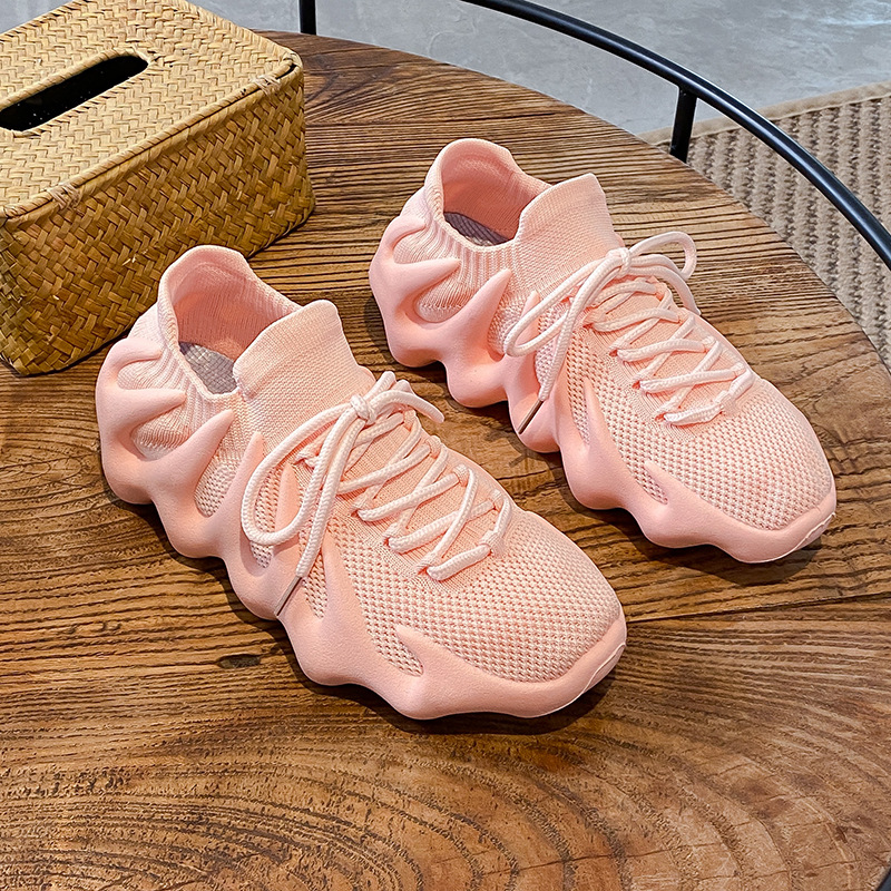 Zapatillas deportivas de coco calientes para mujeres verano 2024 nuevas zapatillas de correr de octopus transpirables de tela transpirable ultra suave