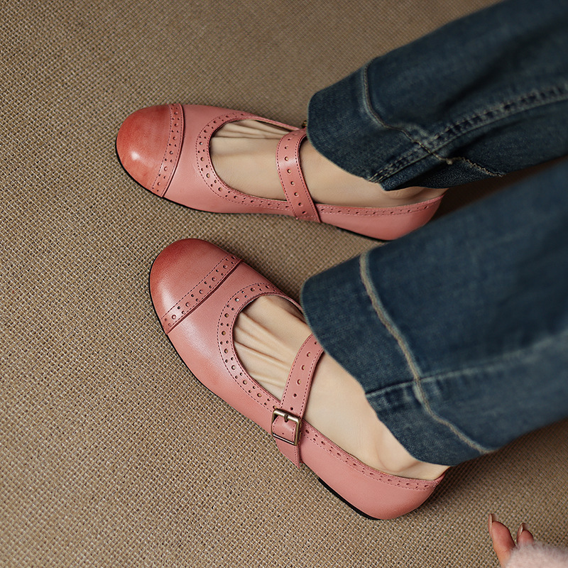 Leather retro low comfortable Mary Jane shoes with a strap