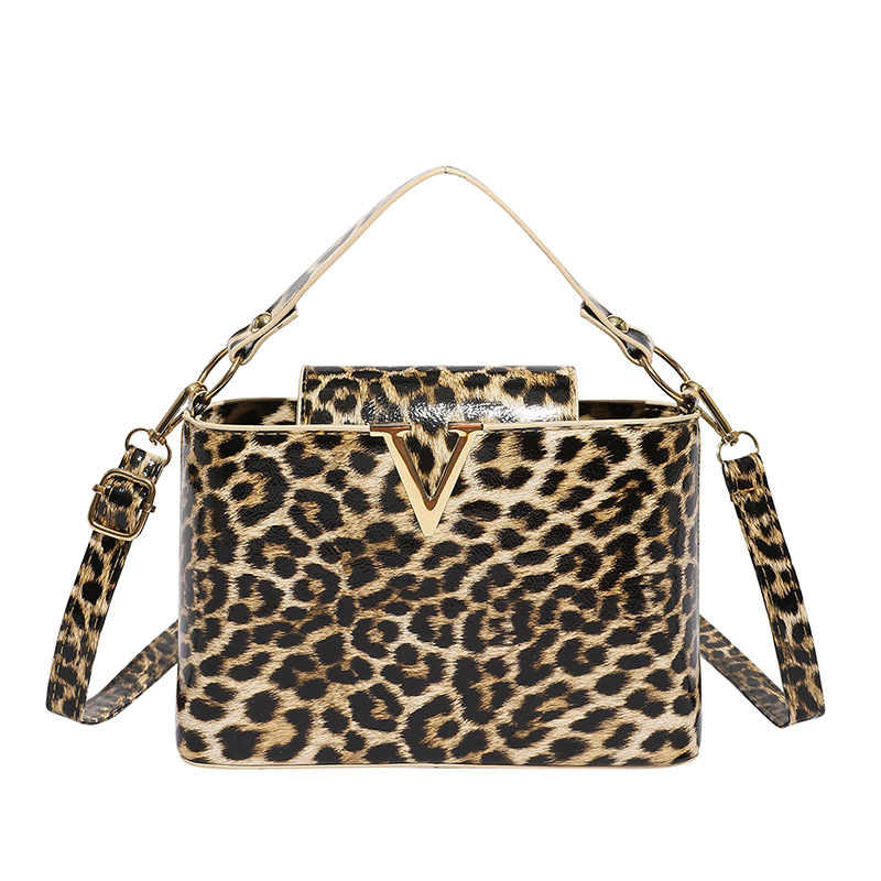Bolso de mano de leopardo de alto valor para mujer otoño 2025 nuevo estilo coreano bolso de hombro de moda retro bolso de almohada