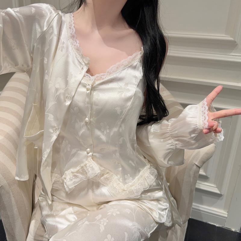 Ice Silk pajamas women's spring and autumn three-piece suit 2024 New Chinese style lace strap nightgown jacquard home wear