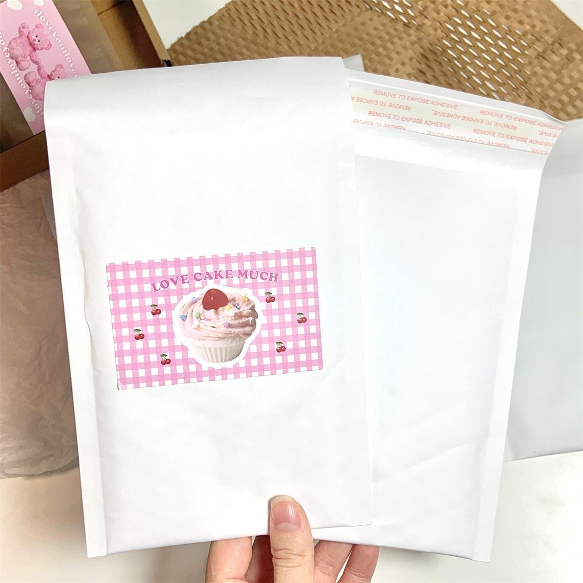 Entrega de la tarjeta esencial ins bolsa de burbuja de papel Kraft Blanco Bolsa De sobre bolsa de embalaje de tarjeta pequeña bolsa autoadhesiva a prueba de golpes de alto aspecto