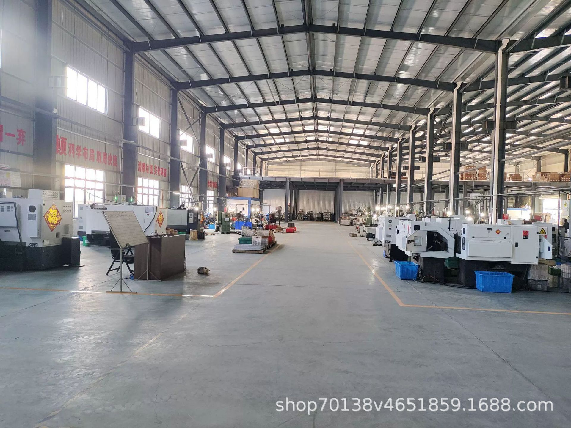 Factory supplies special trailer spare tire lock rack, trailer accessories, anti-corrosion, anti-rust, thickened and extended spare tire rack with lock head