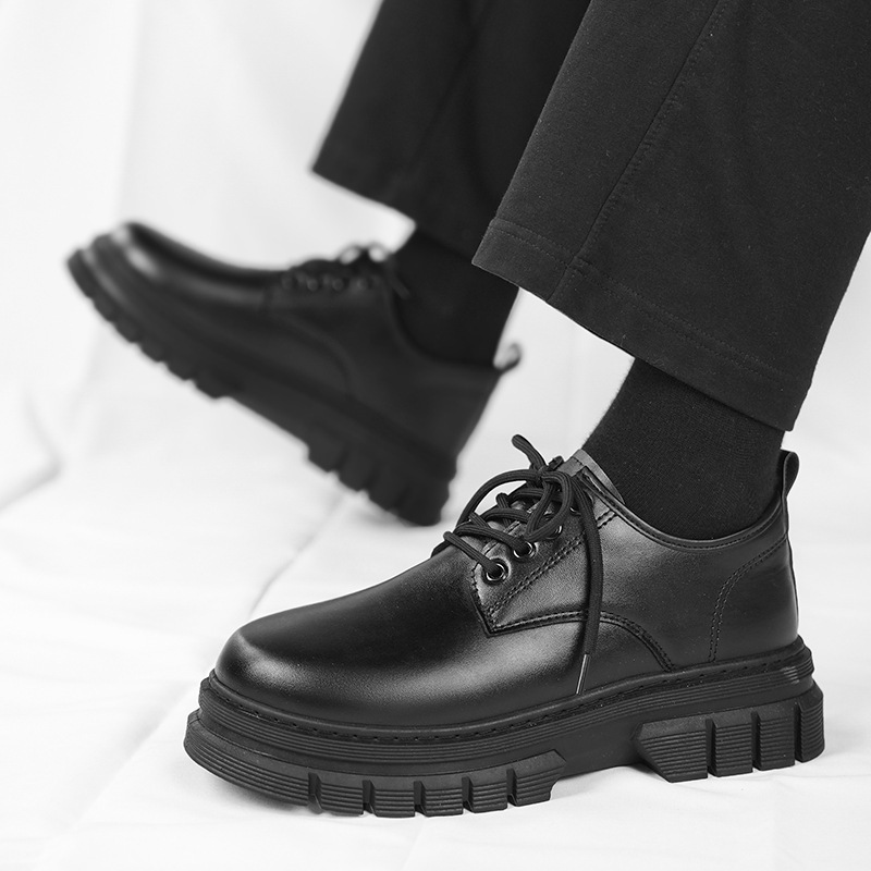 Otoño nuevos zapatos de cuero negros para hombres, zapatos de cuero para hombres, trabajo diario de negocios con suela gruesa y alta.
