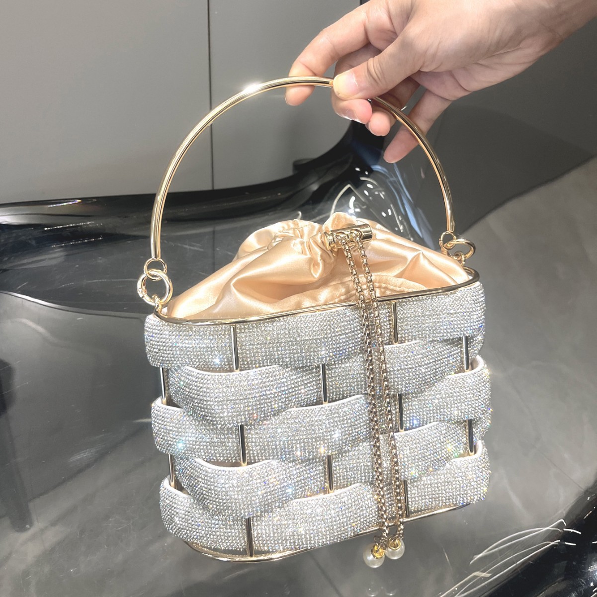 Women's Heavy Metal Woven Birdcage Bucket Bag - Sparkling Diamond Party Clutch & Crossbody Bag - Thumbnail 4
