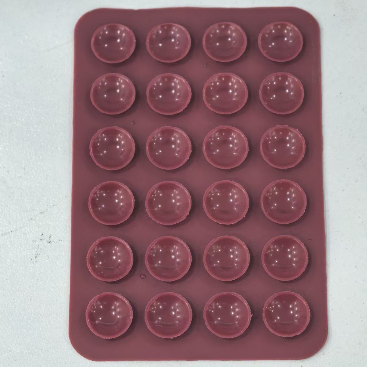 Funda de silicona antideslizante con ventosas para teléfono, 24 piezas en stock, soporte portátil móvil para teléfono, cuadrado, de silicona de una sola cara.