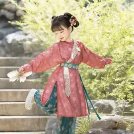 童汉服;儿童表演服;马面裙