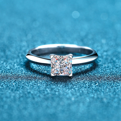 XDY925 sterling silver ring female T's same style bare body four-claw 1 carat 2 carat princess square moissanite ring