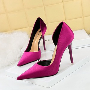 1363-6 European and American Style Fashion Banquet High Heels Slim Heels, Shallow Mouth, Pointed Side Hollow Xishi Suede