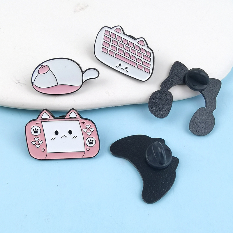 Teclado de dibujos animados ratón insignia de metal modelado creativo bolso lindo alfiler accesorios estudiantes niños ropa broche