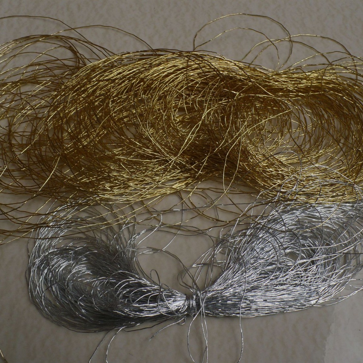 四股金丝交缠纱线金属丝面料织物线材AB彩丝线捻股涤棉纱纬向用线