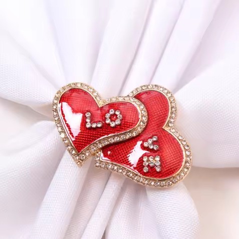 Elegante broche de corazón con diamantes para mujer y suéter_voghion.com