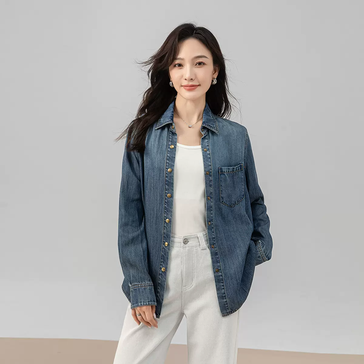 鑫阁渐变复古天丝牛仔衬衫女秋季港风气质小个子长袖宽松百搭外套