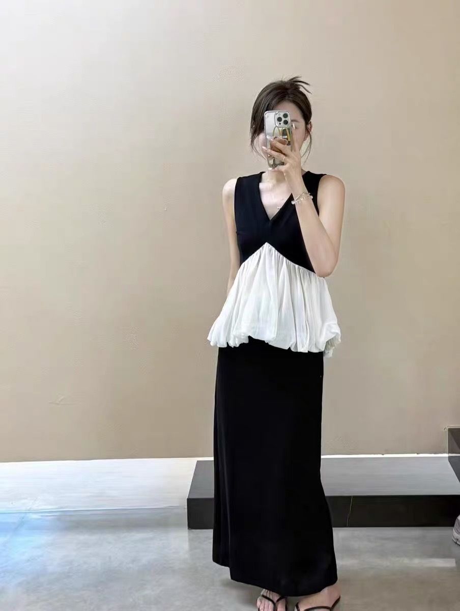 Bộ áo hai dây phối chân váy midi phong cách Hàn Quốc — đen chi tiết 1